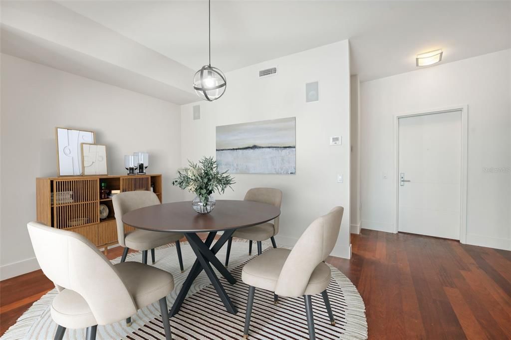 Active With Contract: $590,000 (2 beds, 2 baths, 1282 Square Feet)