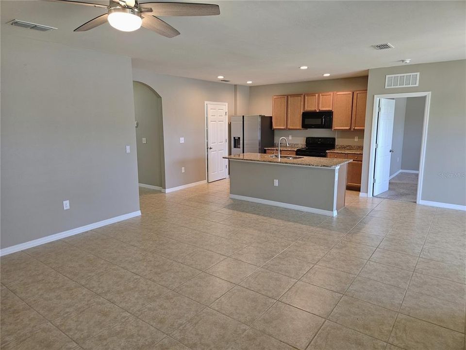 Active With Contract: $2,350 (3 beds, 2 baths, 1683 Square Feet)