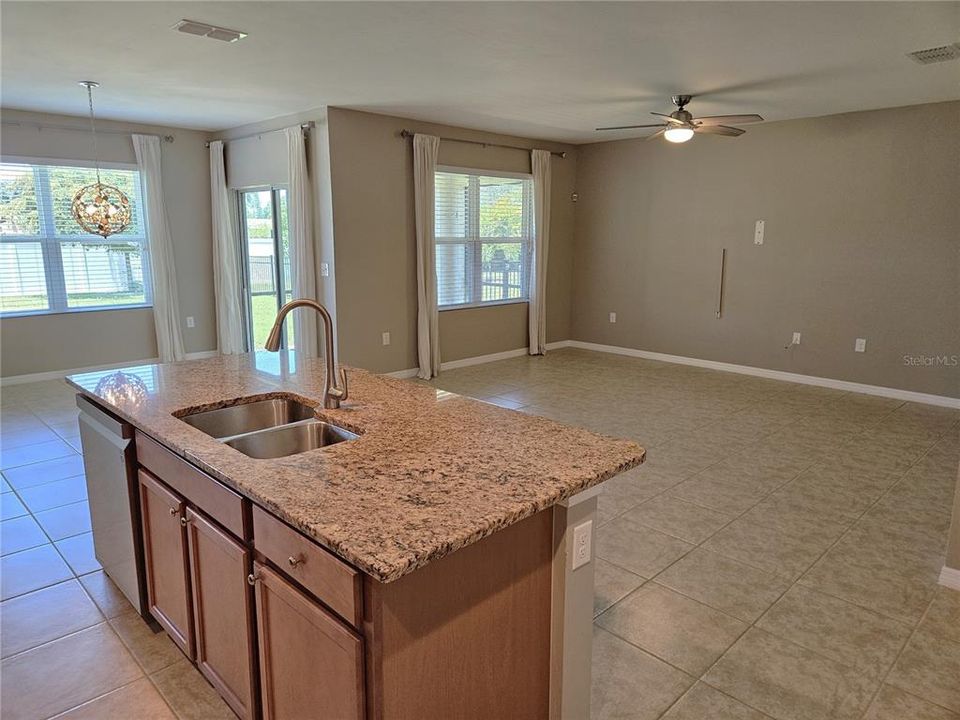 Active With Contract: $2,350 (3 beds, 2 baths, 1683 Square Feet)