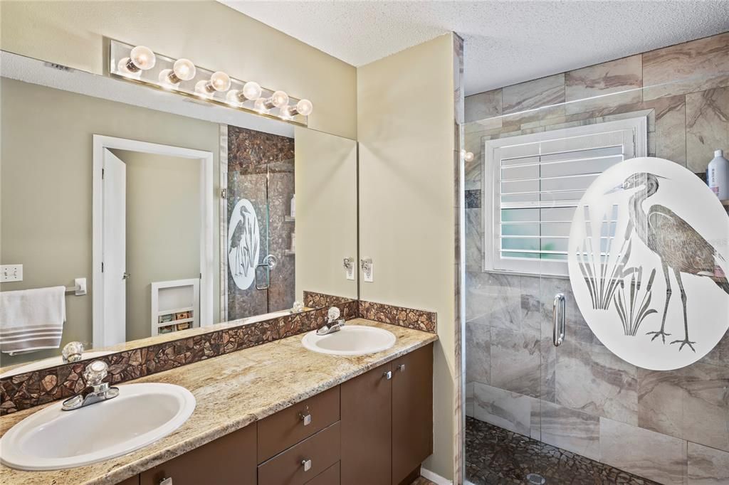 For Sale: $339,900 (2 beds, 2 baths, 1712 Square Feet)