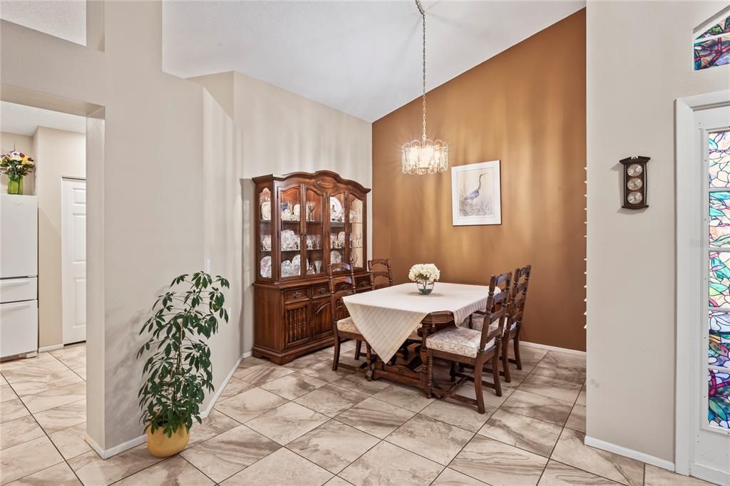 For Sale: $346,500 (2 beds, 2 baths, 1712 Square Feet)