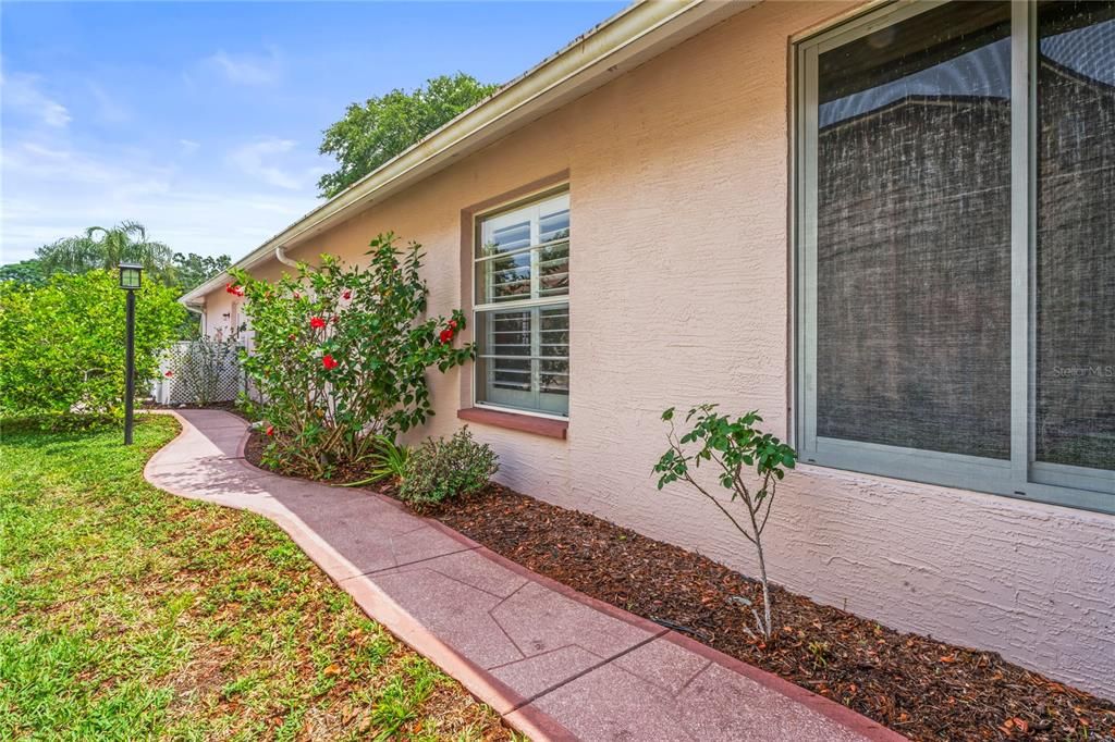 For Sale: $346,500 (2 beds, 2 baths, 1712 Square Feet)