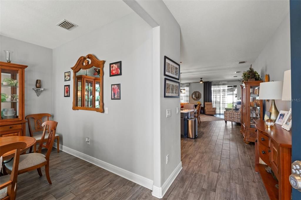 For Sale: $365,000 (3 beds, 2 baths, 1656 Square Feet)