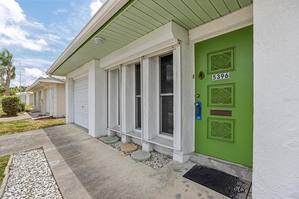 For Sale: $249,000 (2 beds, 2 baths, 1125 Square Feet)