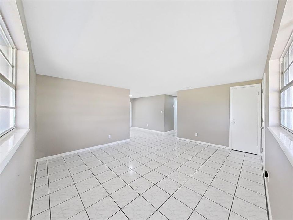 Active With Contract: $325,000 (3 beds, 2 baths, 1200 Square Feet)