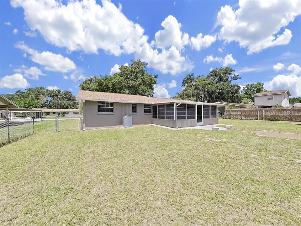 Active With Contract: $325,000 (3 beds, 2 baths, 1200 Square Feet)