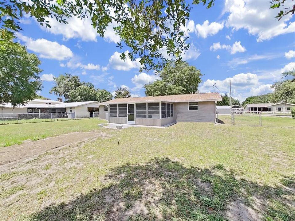 Active With Contract: $325,000 (3 beds, 2 baths, 1200 Square Feet)