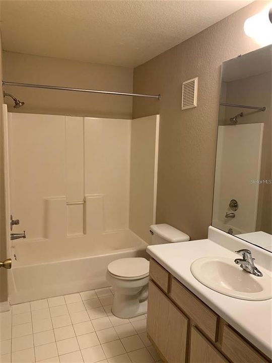 For Rent: $1,700 (1 beds, 1 baths, 820 Square Feet)