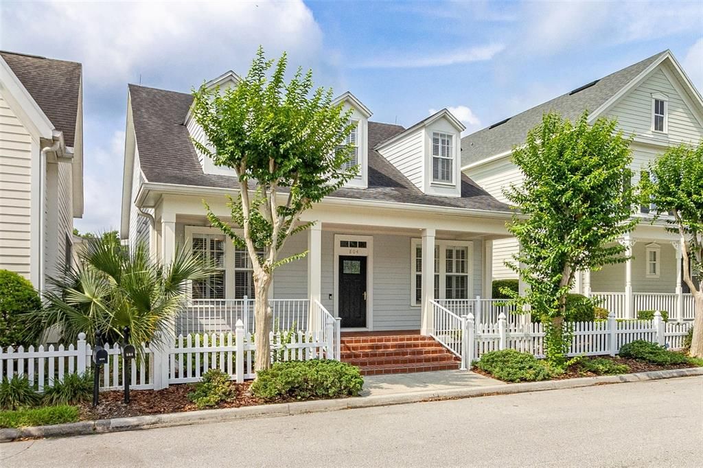 Recently Sold: $975,000 (4 beds, 2 baths, 2152 Square Feet)