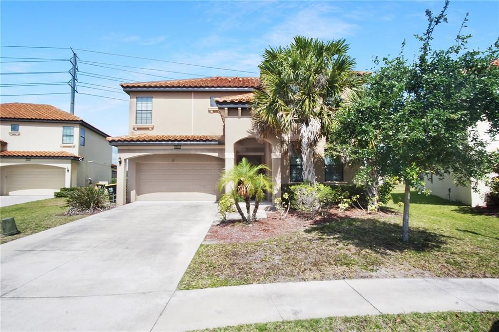 Active With Contract: $2,400 (5 beds, 4 baths, 2333 Square Feet)