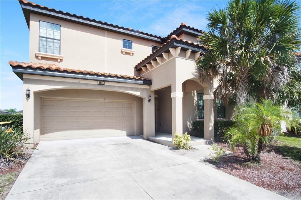 Active With Contract: $2,400 (5 beds, 4 baths, 2333 Square Feet)