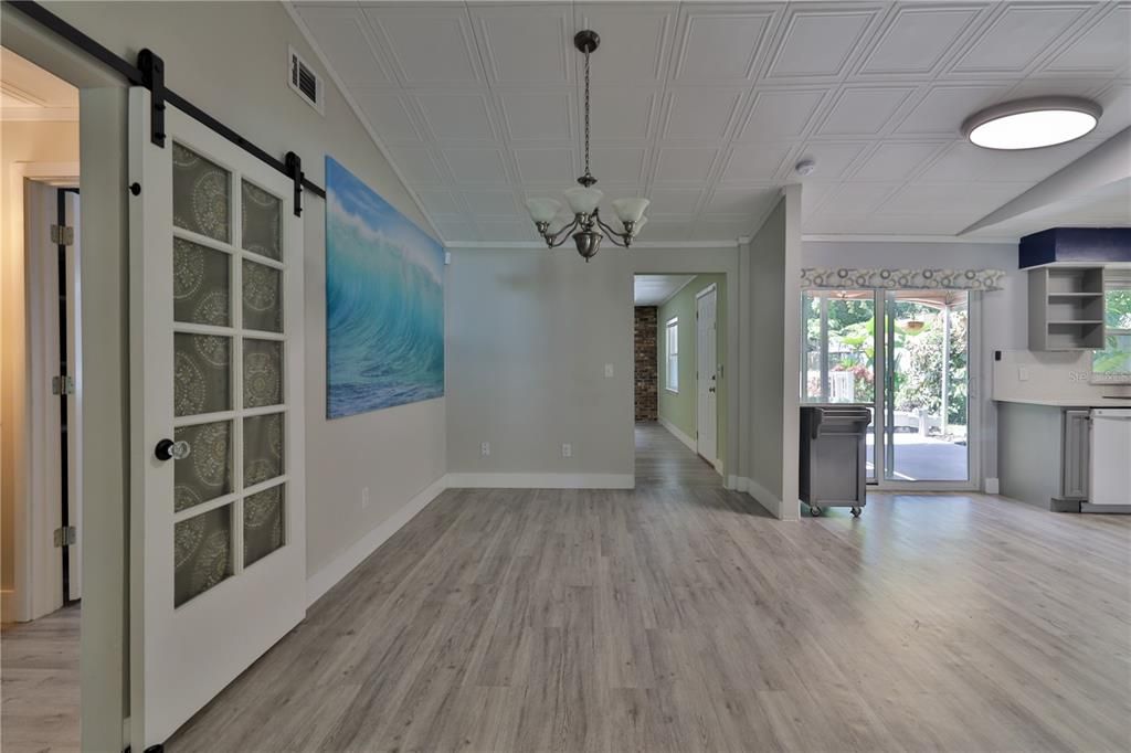 Recently Sold: $340,000 (2 beds, 2 baths, 1536 Square Feet)