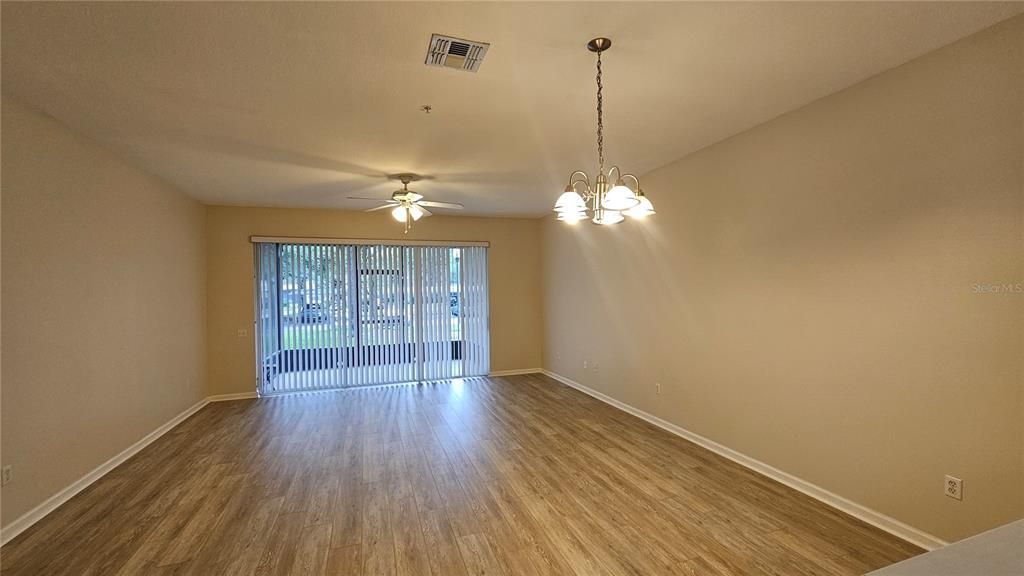 For Rent: $2,050 (3 beds, 2 baths, 1682 Square Feet)