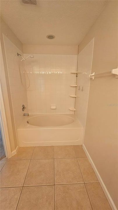 Active With Contract: $2,050 (3 beds, 2 baths, 1682 Square Feet)