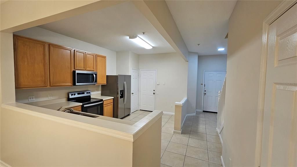 Active With Contract: $2,050 (3 beds, 2 baths, 1682 Square Feet)