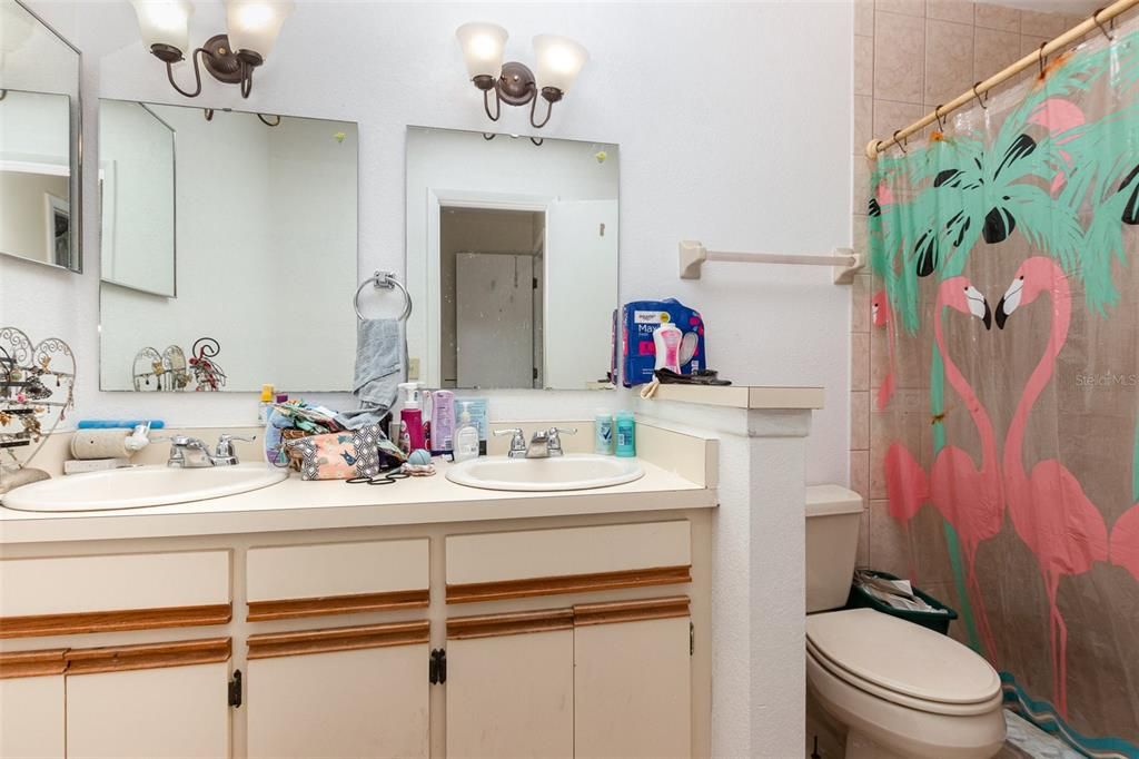 待售: $310,000 (3 贝兹, 2 浴室, 1558 平方英尺)