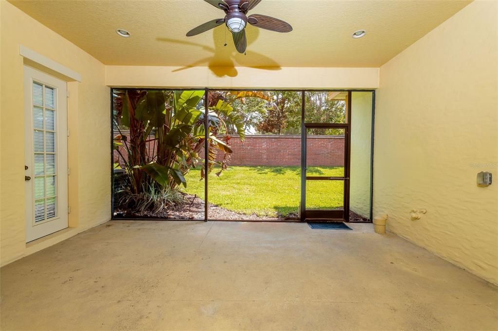 Screened enclosed Lanai