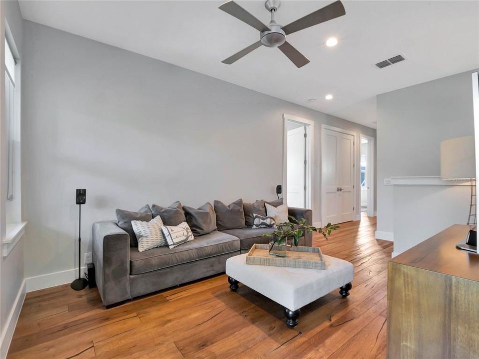 Active With Contract: $1,200,000 (4 beds, 2 baths, 2683 Square Feet)