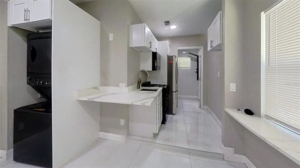Recently Rented: $1,250 (1 beds, 1 baths, 350 Square Feet)