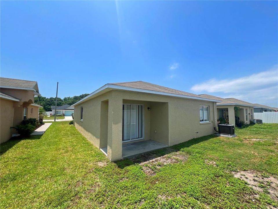 For Sale: $305,000 (3 beds, 2 baths, 1275 Square Feet)