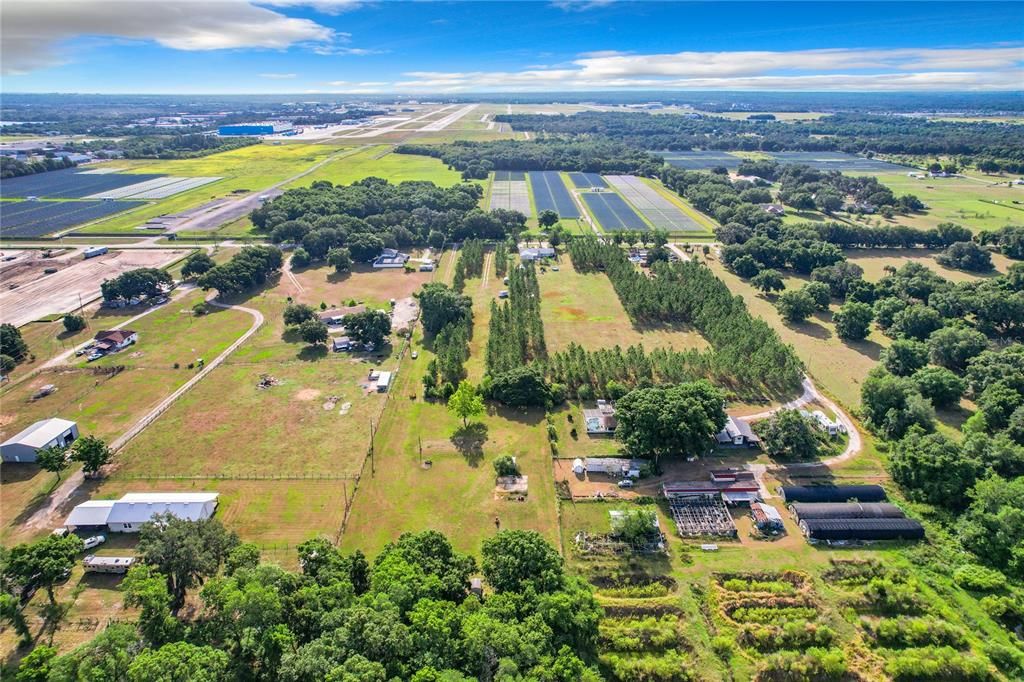 На продажу: $2,000,000 (10.00 acres)