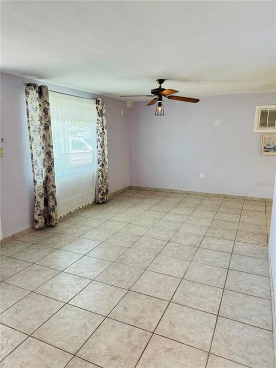 For Sale: $220,000 (2 beds, 2 baths, 1128 Square Feet)