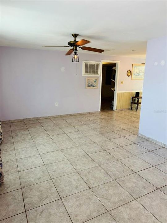 For Sale: $220,000 (2 beds, 2 baths, 1128 Square Feet)