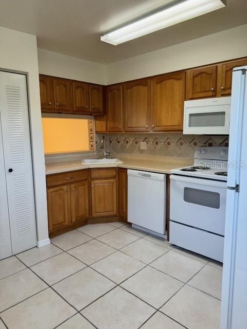 For Sale: $279,500 (2 beds, 2 baths, 1200 Square Feet)