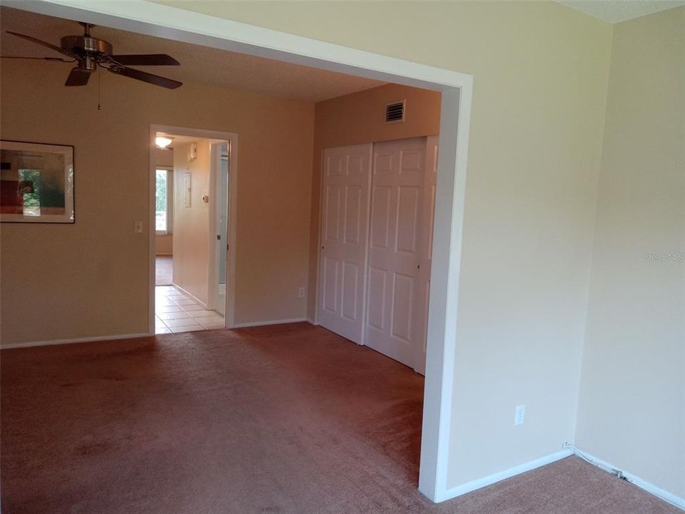 For Sale: $124,900 (1 beds, 1 baths, 800 Square Feet)