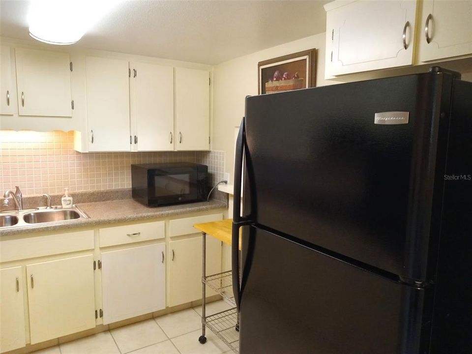 For Sale: $119,900 (1 beds, 1 baths, 800 Square Feet)