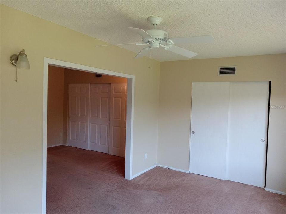 For Sale: $119,900 (1 beds, 1 baths, 800 Square Feet)