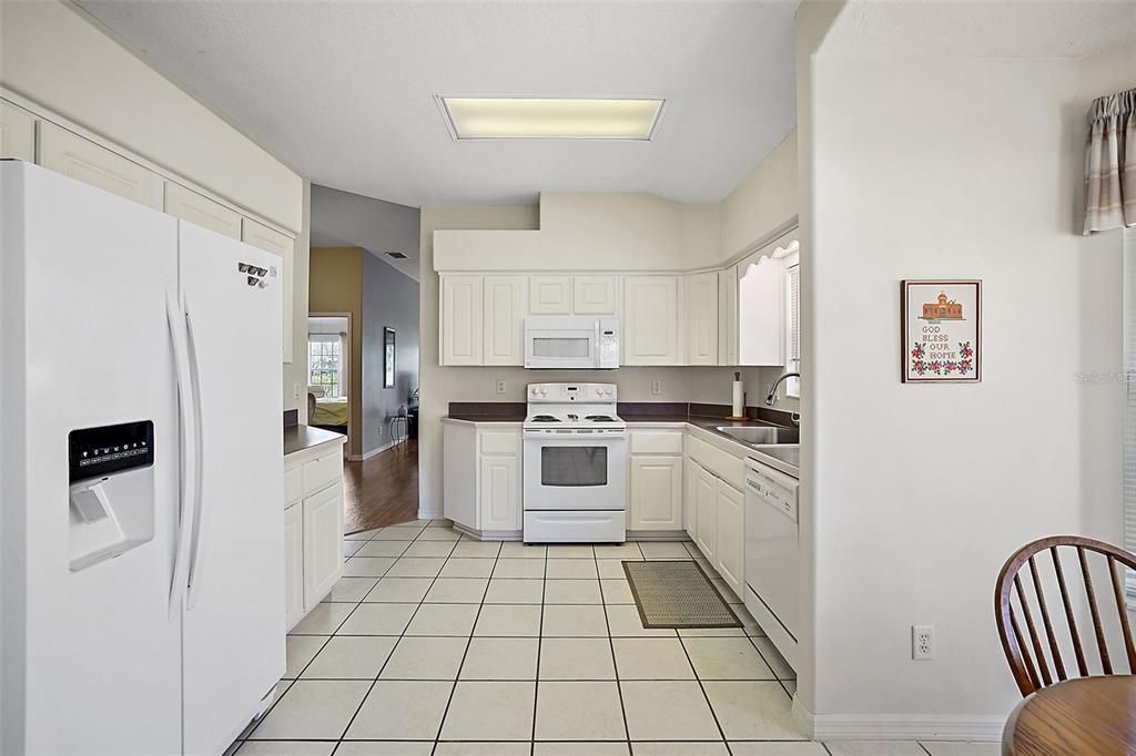 For Sale: $299,000 (2 beds, 2 baths, 1481 Square Feet)
