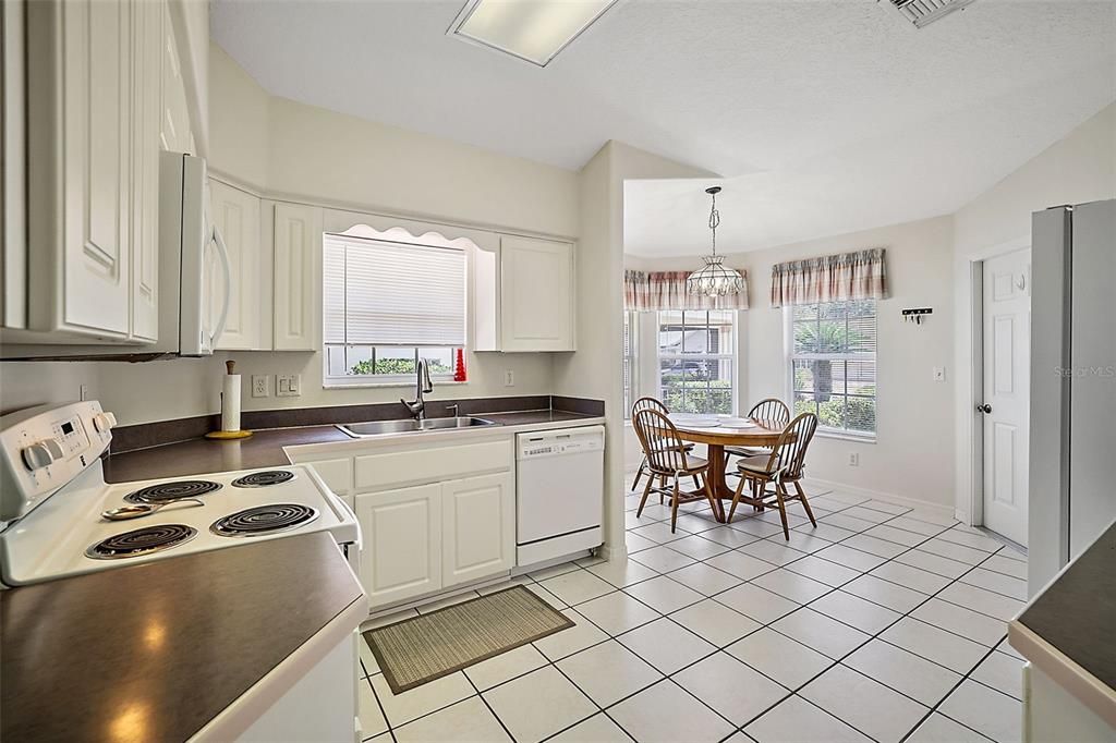 For Sale: $299,000 (2 beds, 2 baths, 1481 Square Feet)