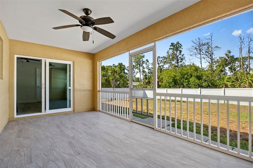 Active With Contract: $299,900 (3 beds, 2 baths, 1386 Square Feet)