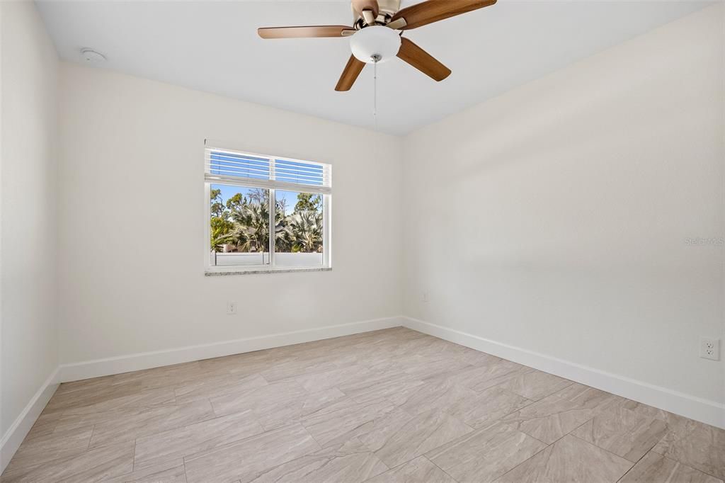 Active With Contract: $299,900 (3 beds, 2 baths, 1386 Square Feet)