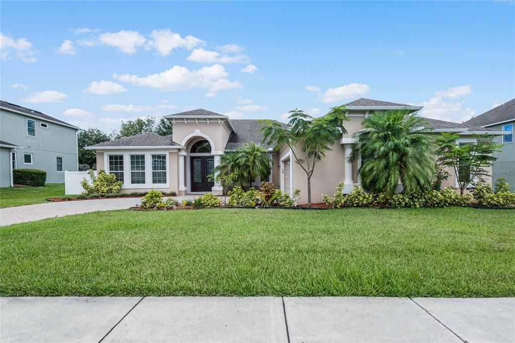 Active With Contract: $619,900 (4 beds, 3 baths, 2637 Square Feet)