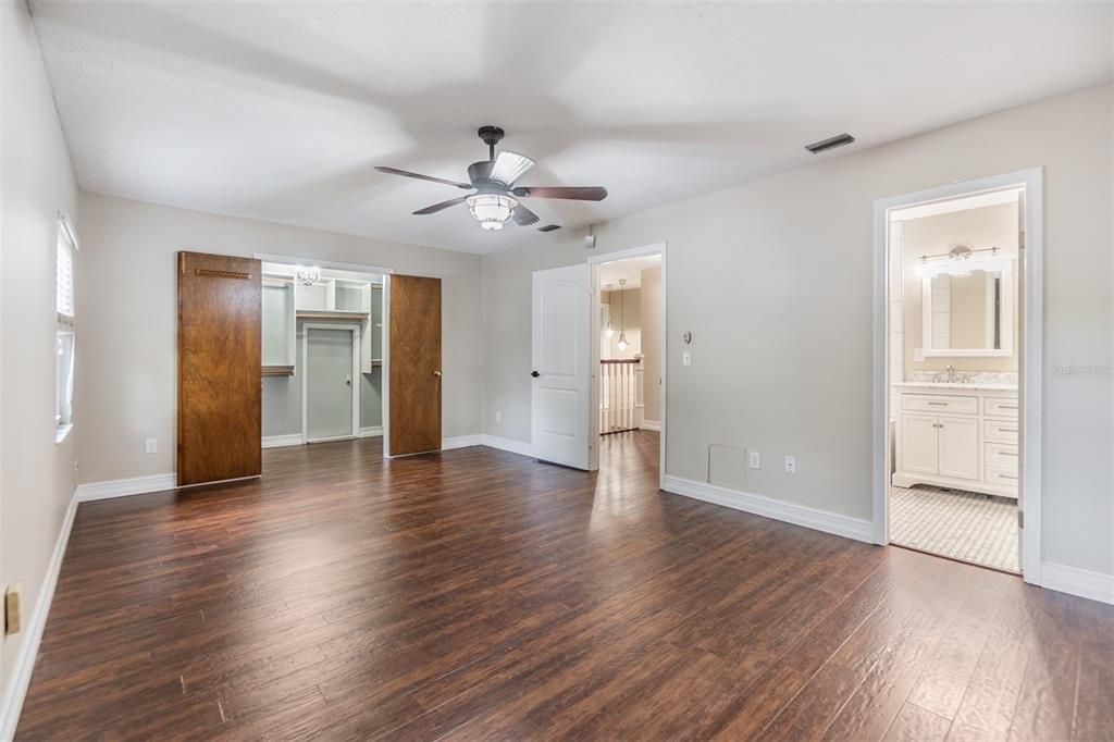 Active With Contract: $435,000 (3 beds, 2 baths, 2504 Square Feet)