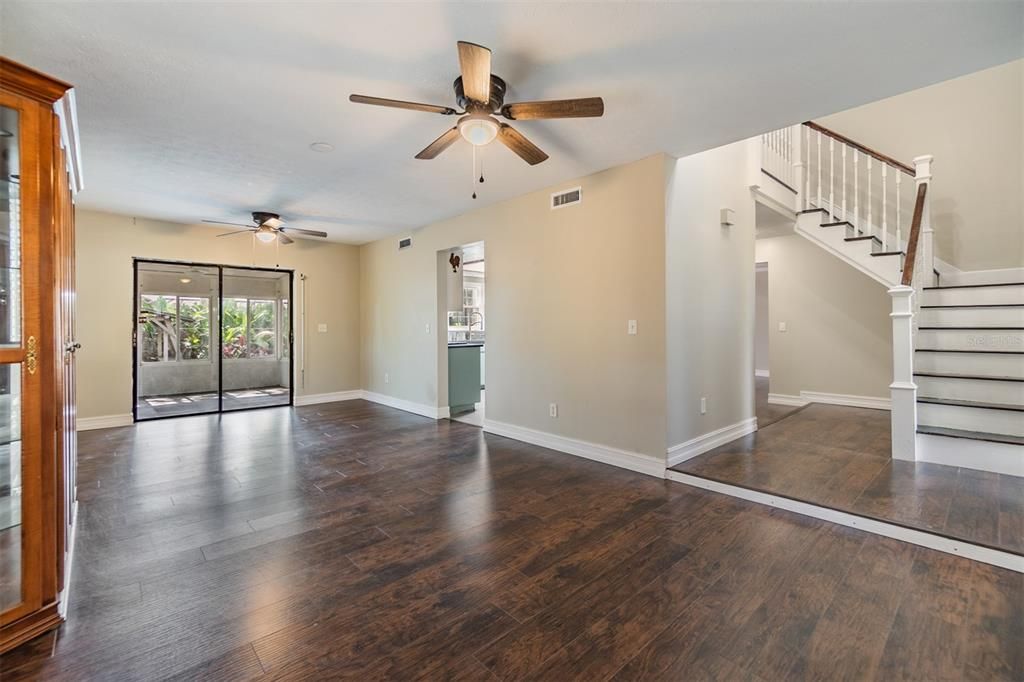 Active With Contract: $435,000 (3 beds, 2 baths, 2504 Square Feet)