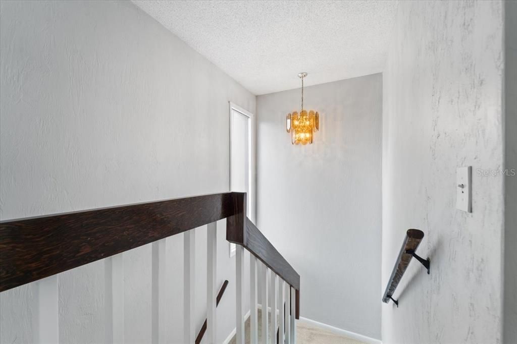 For Sale: $264,000 (2 beds, 2 baths, 904 Square Feet)