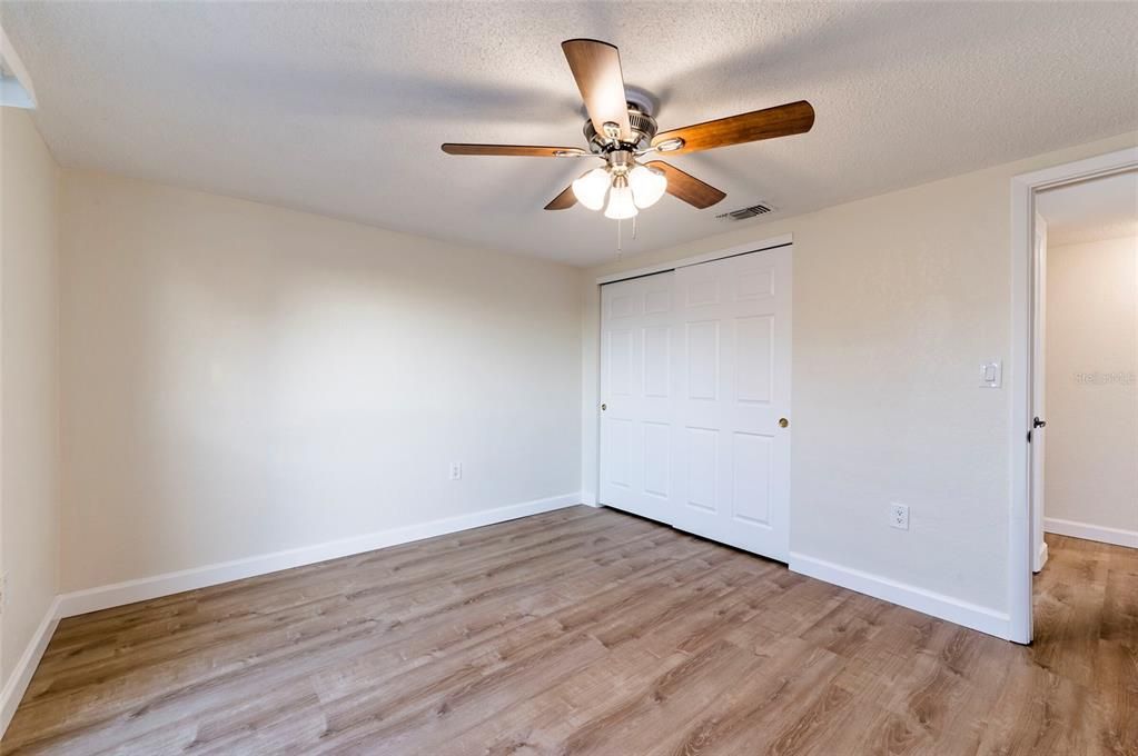 Active With Contract: $318,000 (3 beds, 2 baths, 1442 Square Feet)