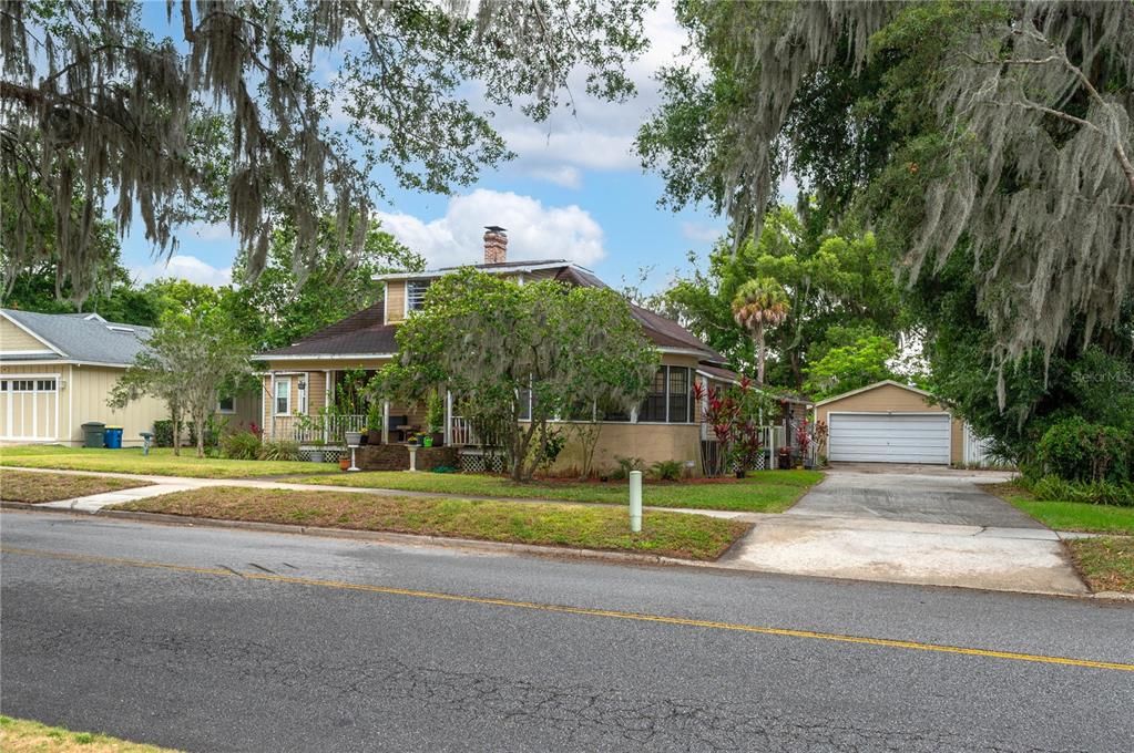 Active With Contract: $289,000 (4 beds, 2 baths, 2205 Square Feet)