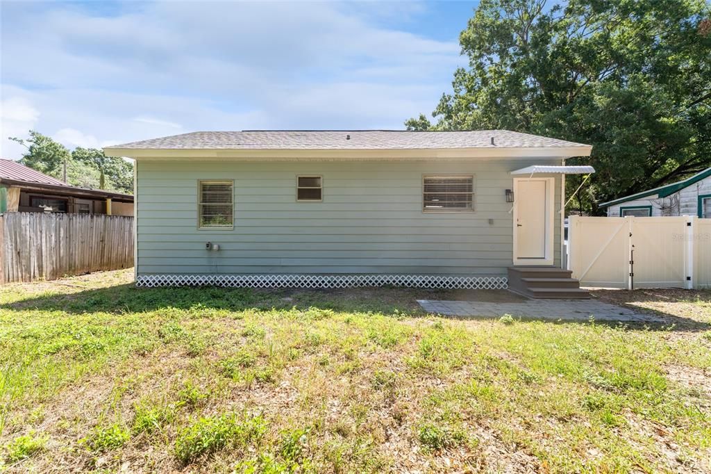 Recently Sold: $275,000 (3 beds, 1 baths, 936 Square Feet)