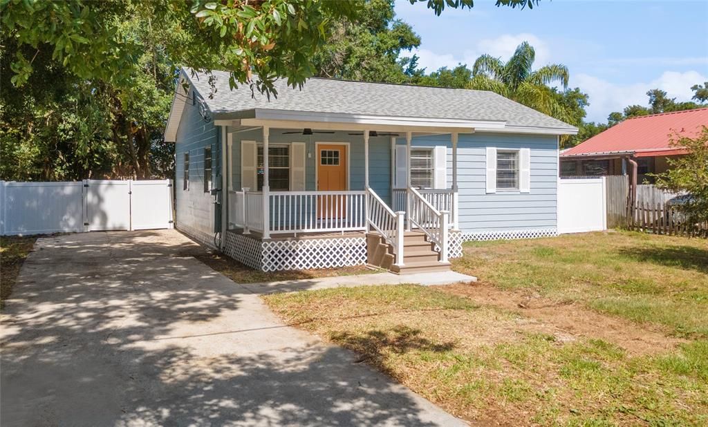 Recently Sold: $275,000 (3 beds, 1 baths, 936 Square Feet)