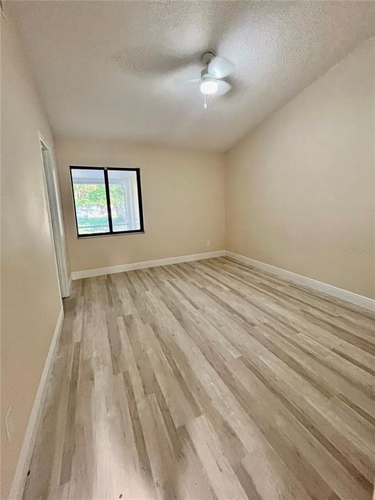 Active With Contract: $275,000 (2 beds, 2 baths, 858 Square Feet)