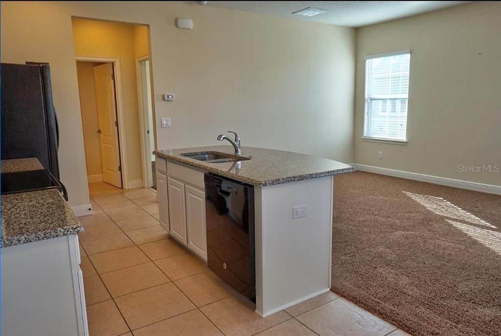 Active With Contract: $1,750 (1 beds, 1 baths, 756 Square Feet)