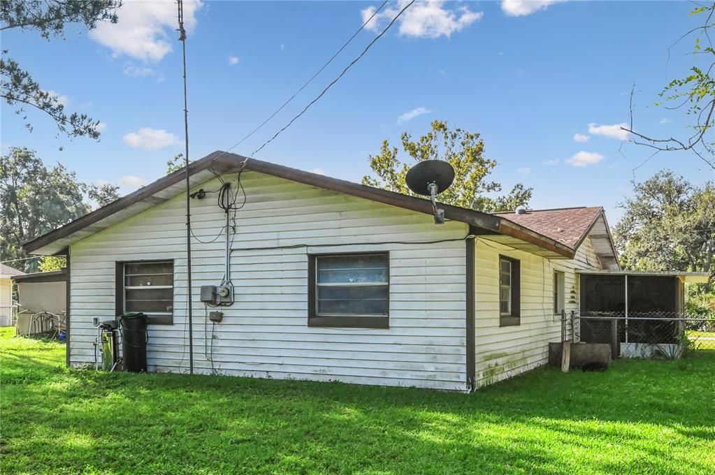 For Sale: $219,000 (3 beds, 2 baths, 1649 Square Feet)