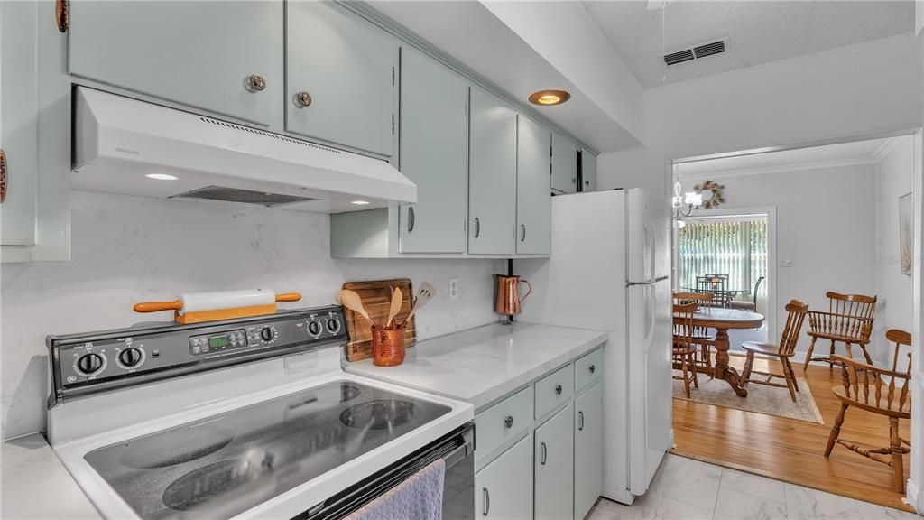 Active With Contract: $259,000 (2 beds, 1 baths, 1150 Square Feet)