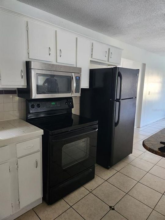 For Rent: $1,950 (2 beds, 2 baths, 1128 Square Feet)