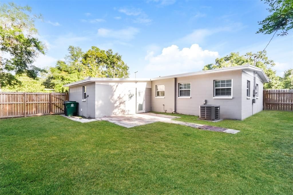 For Sale: $360,000 (3 beds, 2 baths, 1286 Square Feet)