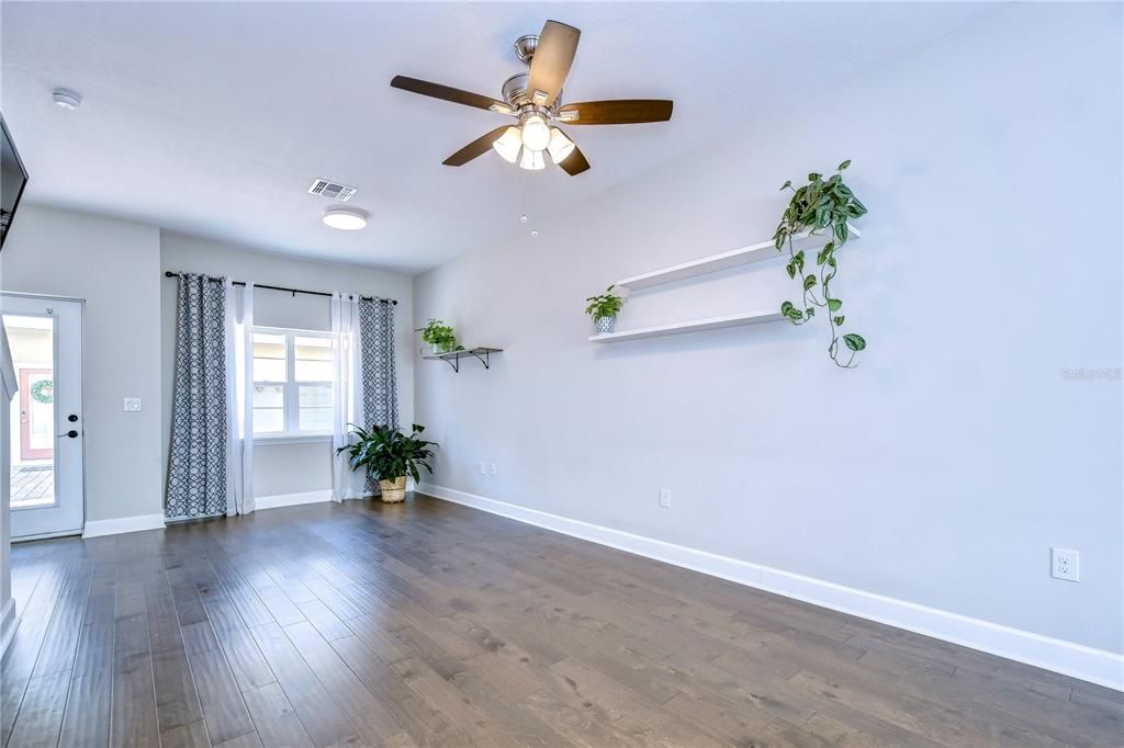 Active With Contract: $425,000 (3 beds, 2 baths, 1510 Square Feet)